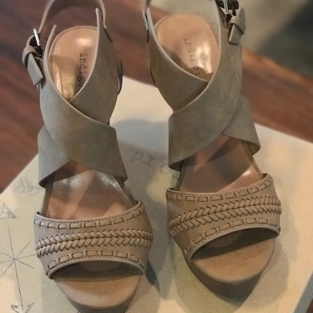 Beautiful medium brown wedges brand new